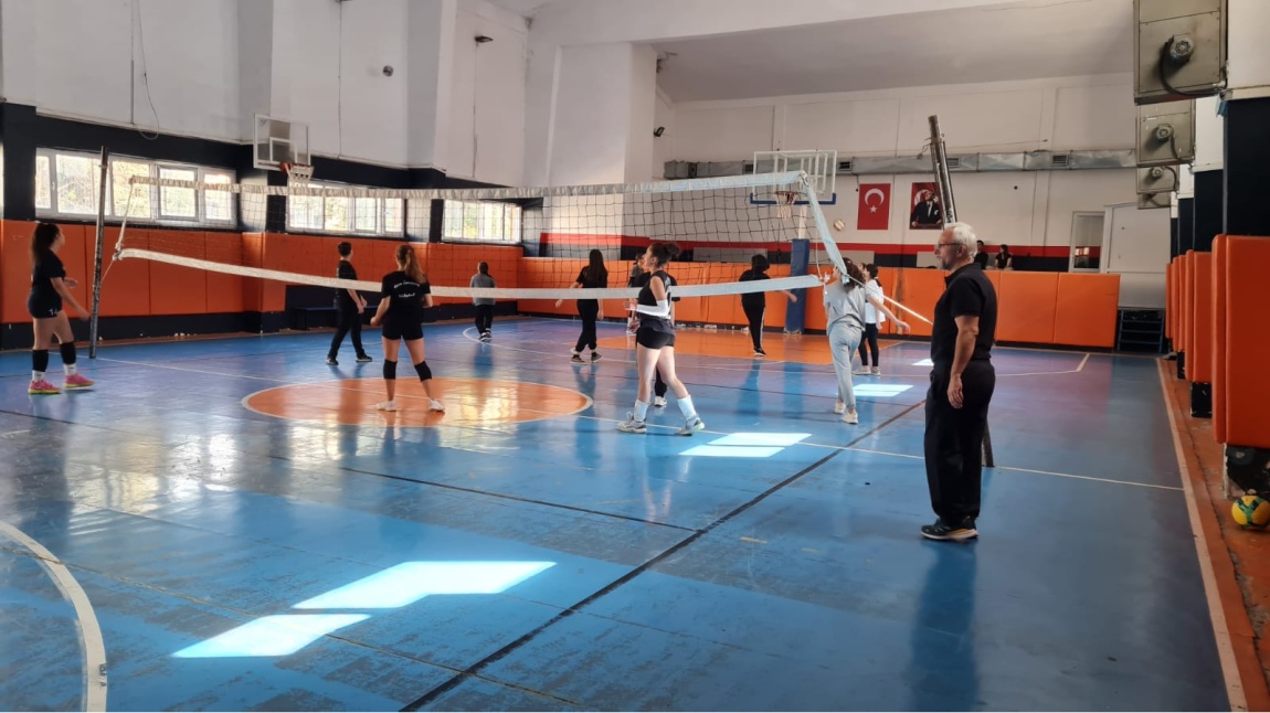Okul Voleybol Takımımız  Maçlara Hazırlanıyor Hedef Şampiyonluk